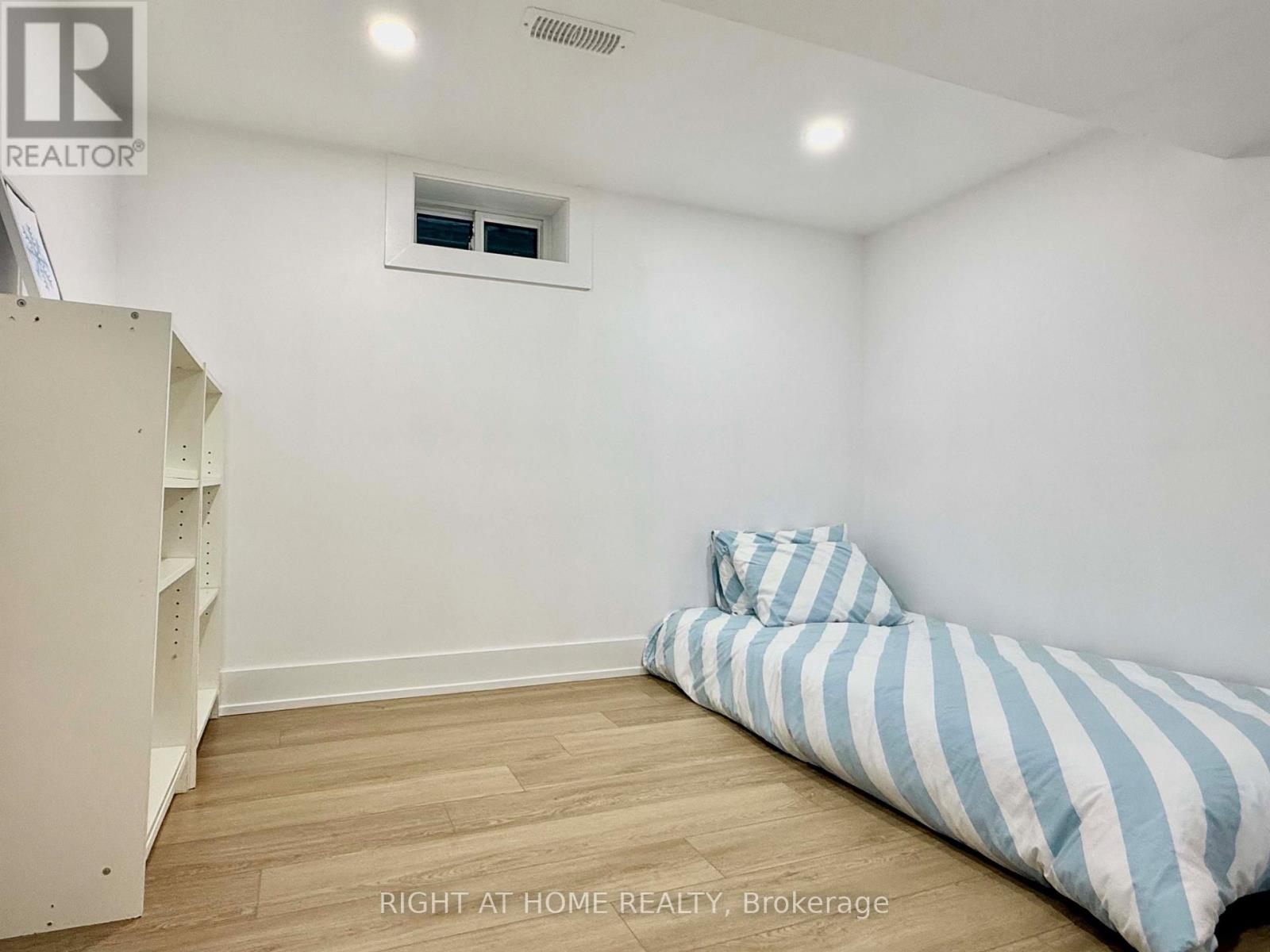 28 Pendeen Avenue, Toronto, Ontario  M6N 2P3 - Photo 29 - W13737680