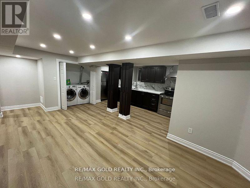 (Bsmt) - 38 Carmel Crescent, Brampton, Ontario  L6P 1Y2 - Photo 2 - W13737706