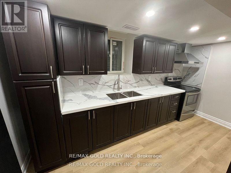 (Bsmt) - 38 Carmel Crescent, Brampton, Ontario  L6P 1Y2 - Photo 4 - W13737706