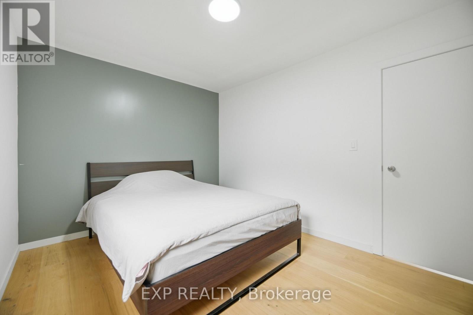 32 Maple Avenue E, Halton Hills, Ontario  L7G 5M2 - Photo 15 - W13737710