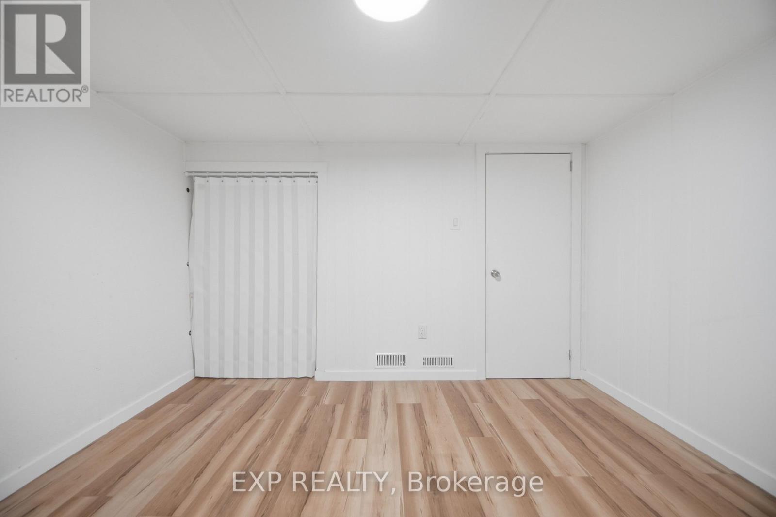 32 Maple Avenue E, Halton Hills, Ontario  L7G 5M2 - Photo 30 - W13737710