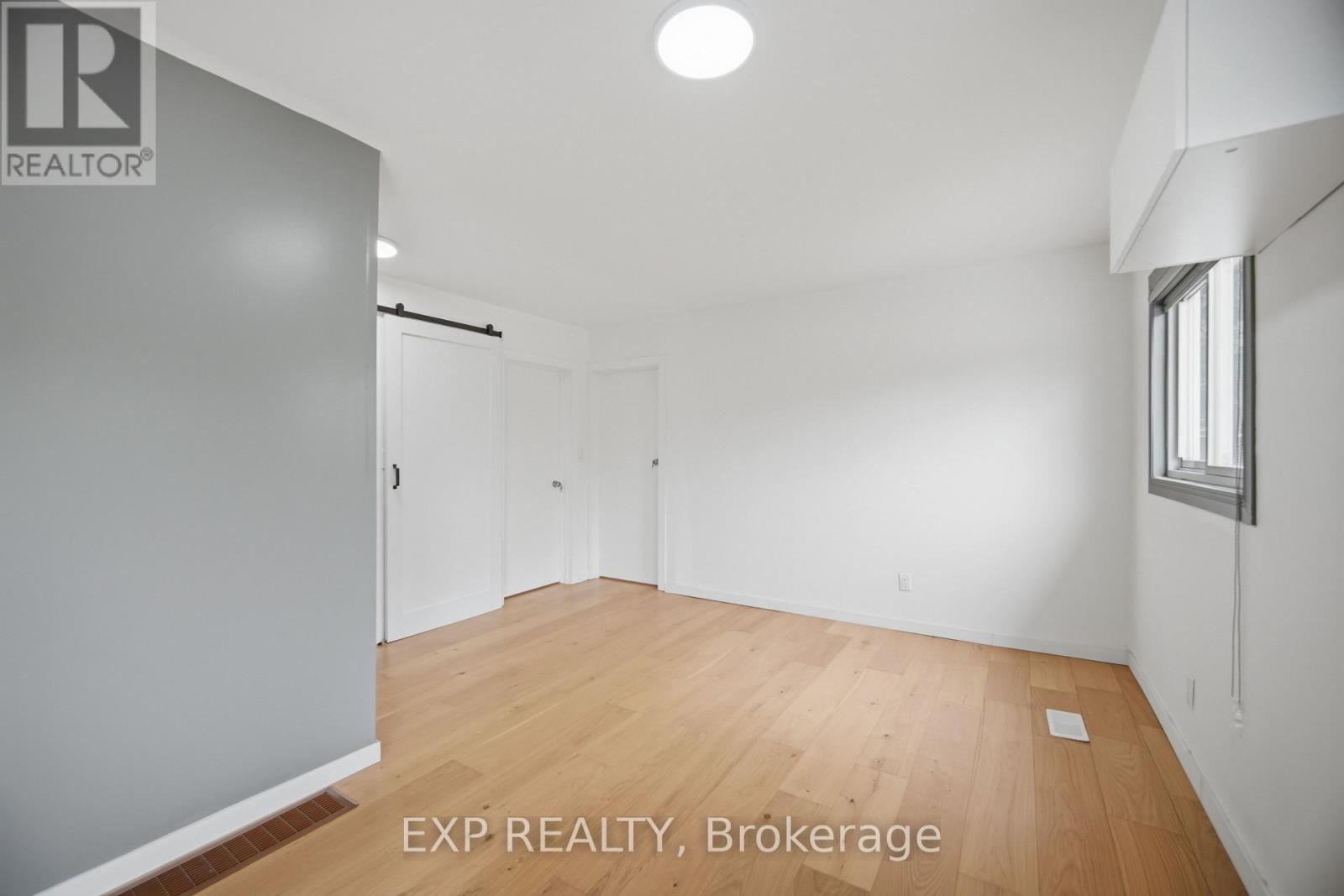 32 Maple Avenue E, Halton Hills, Ontario  L7G 5M2 - Photo 4 - W13737710