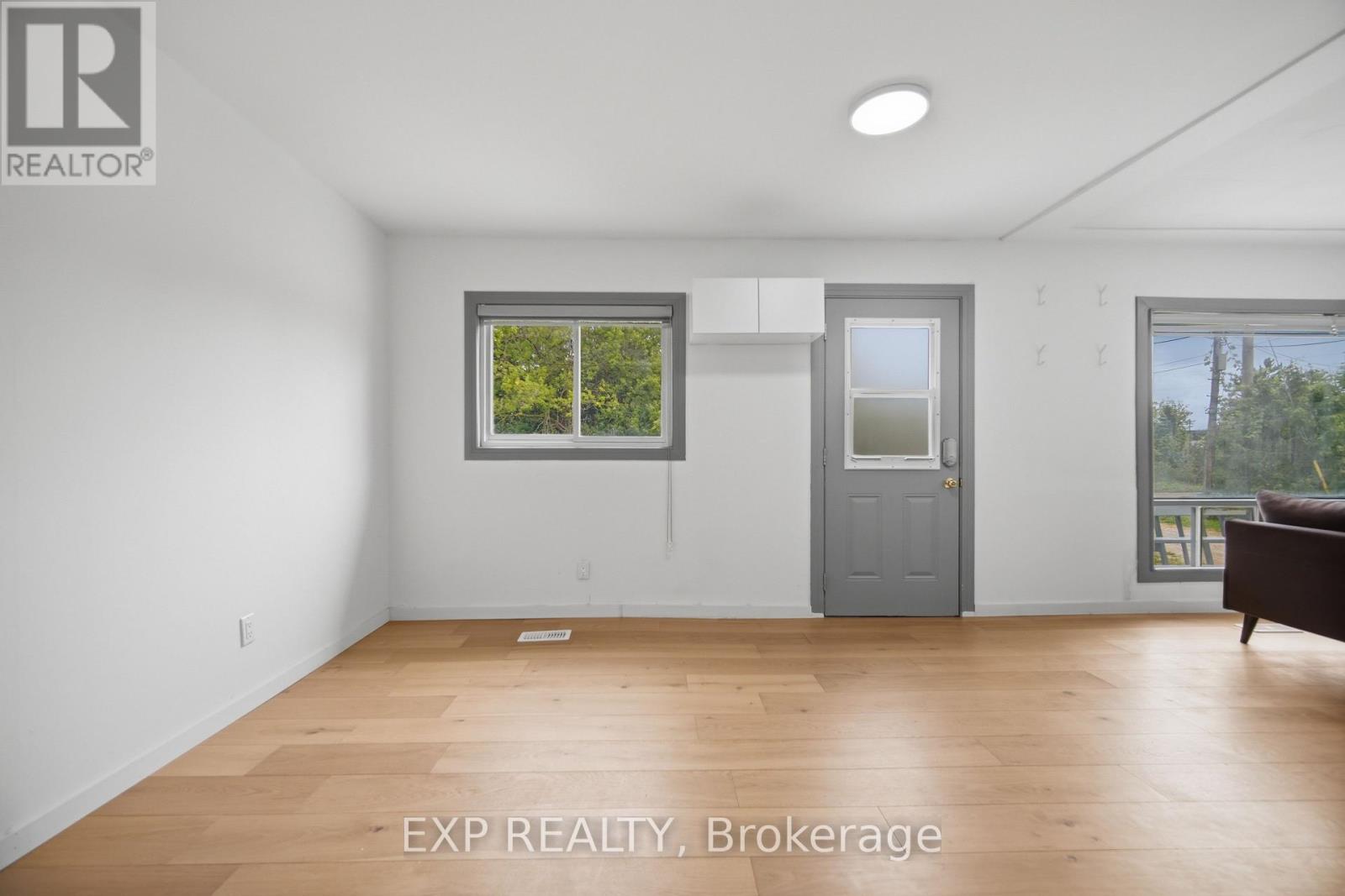 32 Maple Avenue E, Halton Hills, Ontario  L7G 5M2 - Photo 5 - W13737710
