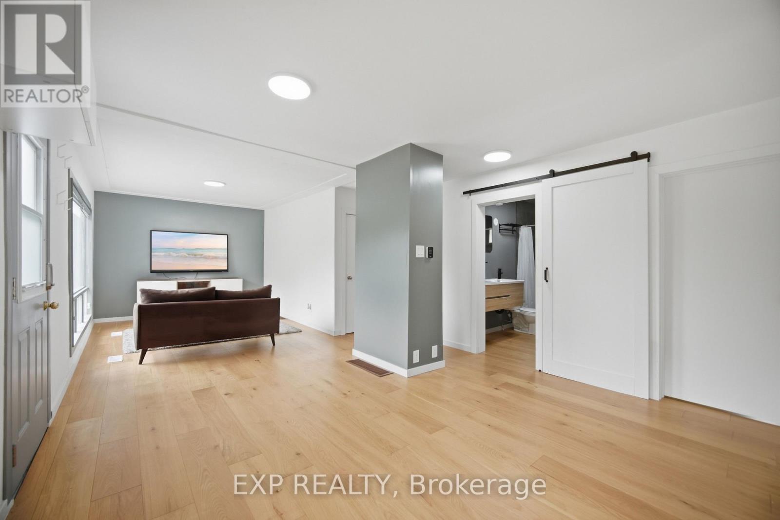 32 Maple Avenue E, Halton Hills, Ontario  L7G 5M2 - Photo 6 - W13737710