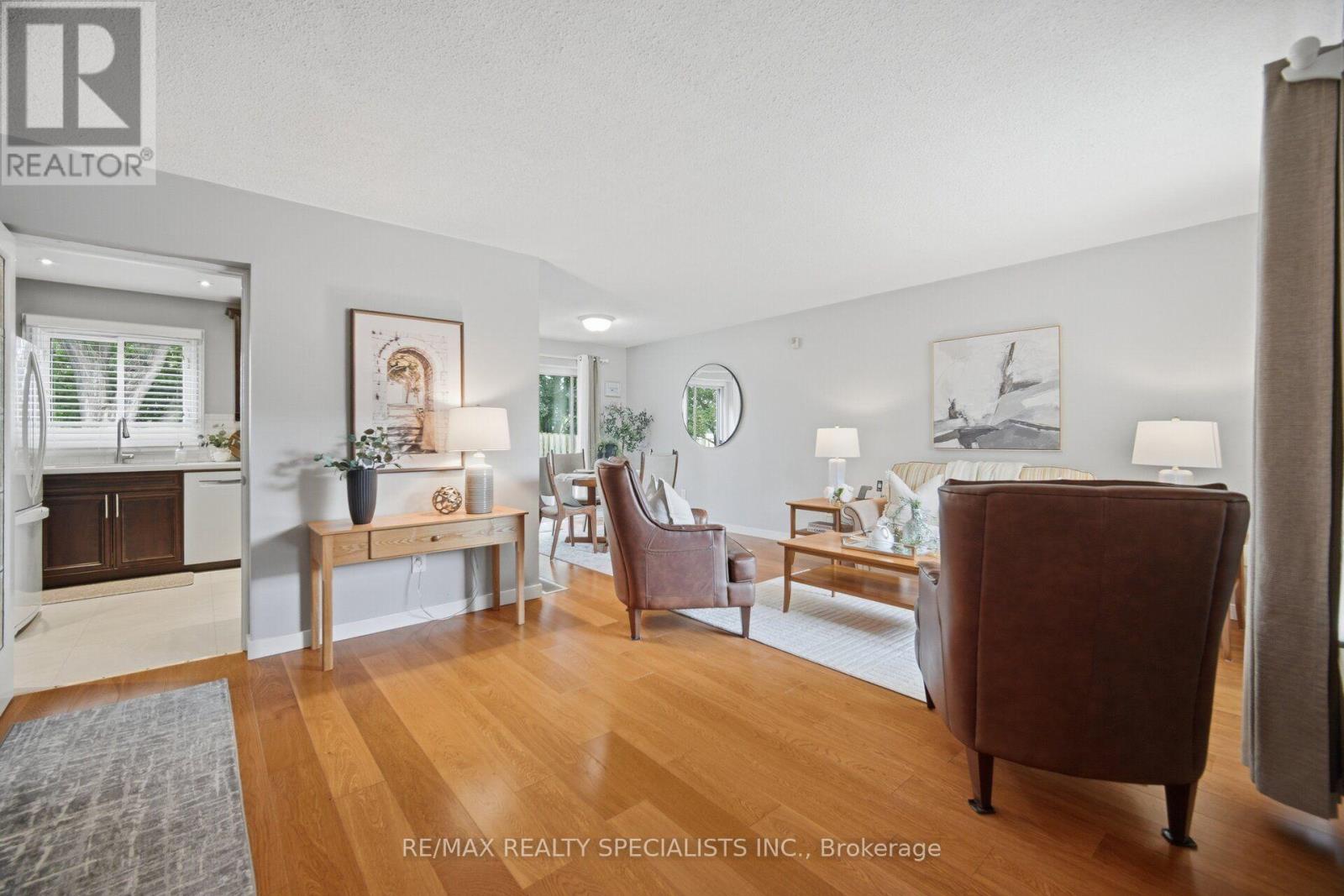6851 Avila Road, Mississauga, Ontario  L5N 1R9 - Photo 3 - W13737732