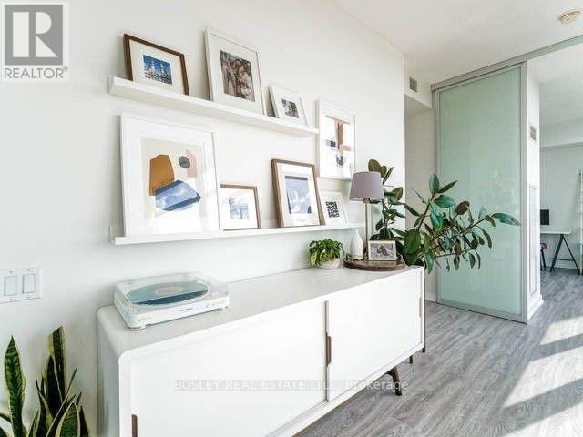 1714 - 103 The Queensway W, Toronto, Ontario  M6S 5B4 - Photo 5 - W13737756