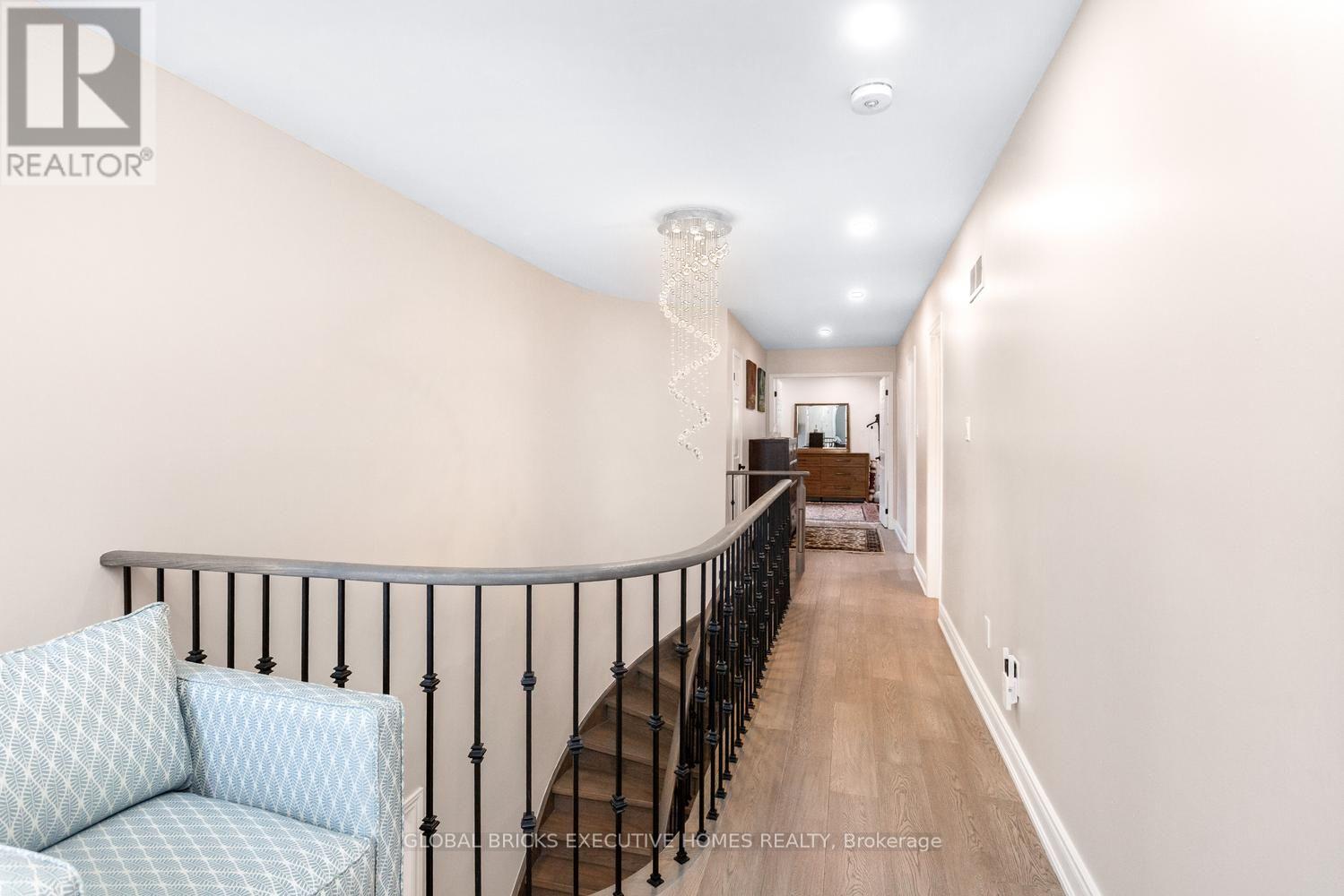 Upper - 5952 Grossbeak Drive, Mississauga, Ontario  L5N 6B3 - Photo 29 - W13736228
