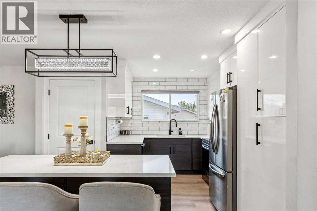 12 Rundleson Way NE, Calgary, Alberta  T1Y 3N6 - Photo 10 - A2342053