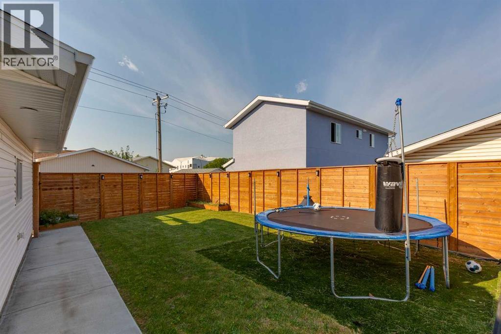 12 Rundleson Way NE, Calgary, Alberta  T1Y 3N6 - Photo 33 - A2342053