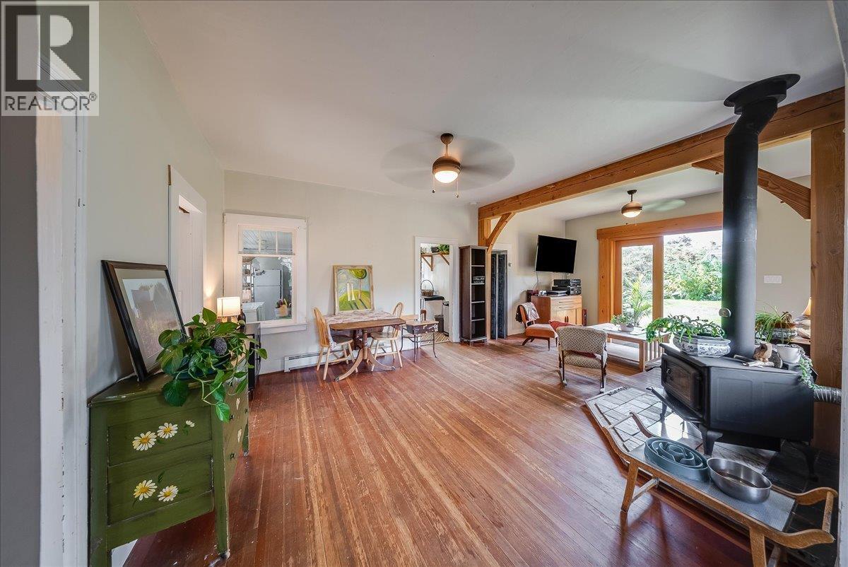 2433 First Avenue, Rossland, British Columbia  V0G 1Y0 - Photo 15 - 10399495