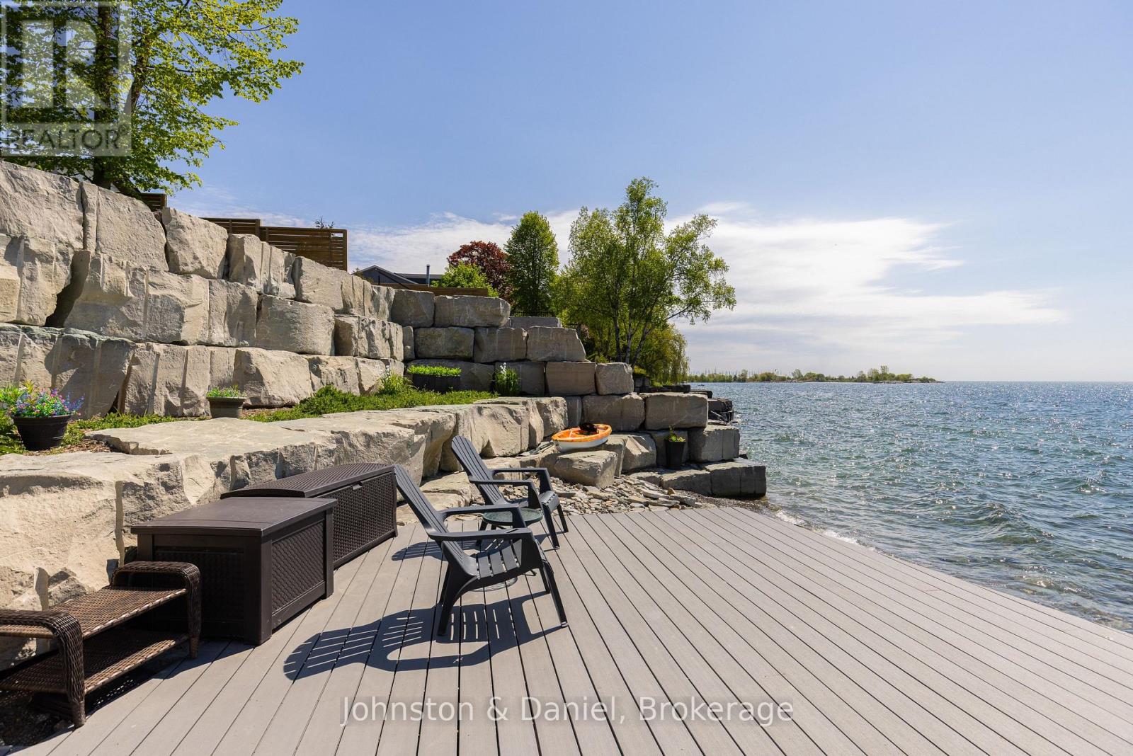 99 LAKE PROMENADE, Toronto, Ontario