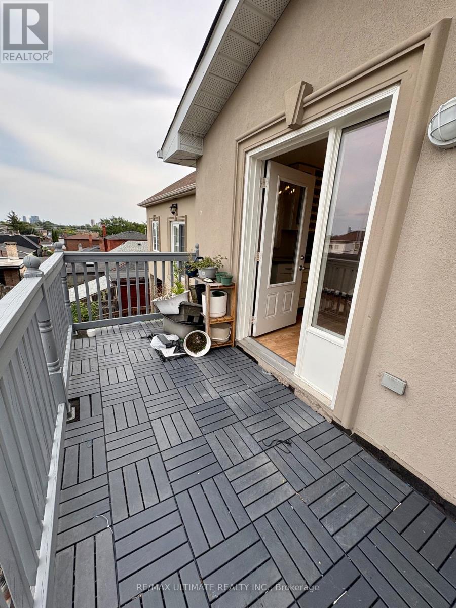 2nd Floor - 315 Harvie Avenue, Toronto, Ontario  M6E 4L2 - Photo 13 - W13736226