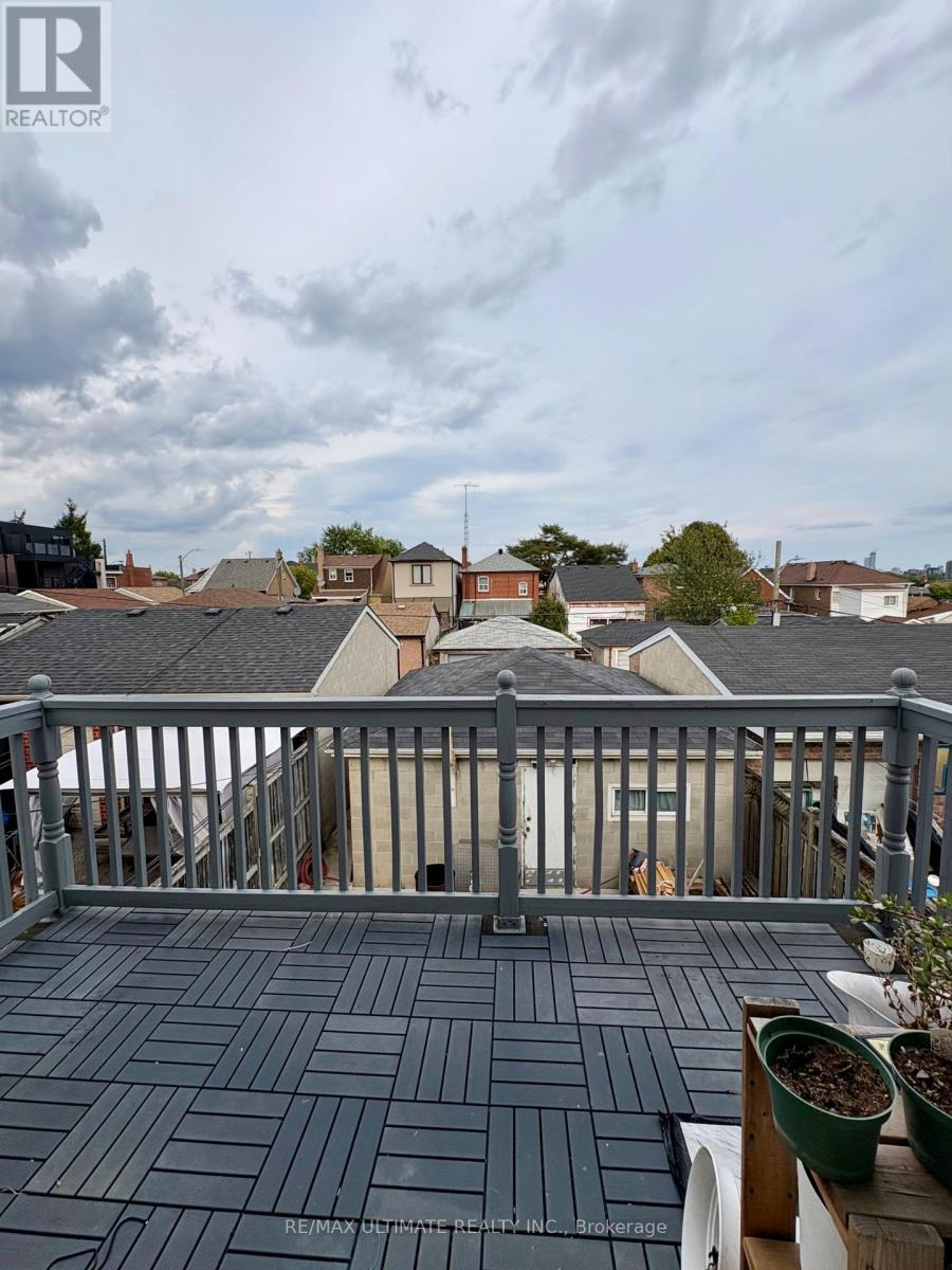 2nd Floor - 315 Harvie Avenue, Toronto, Ontario  M6E 4L2 - Photo 12 - W13736226