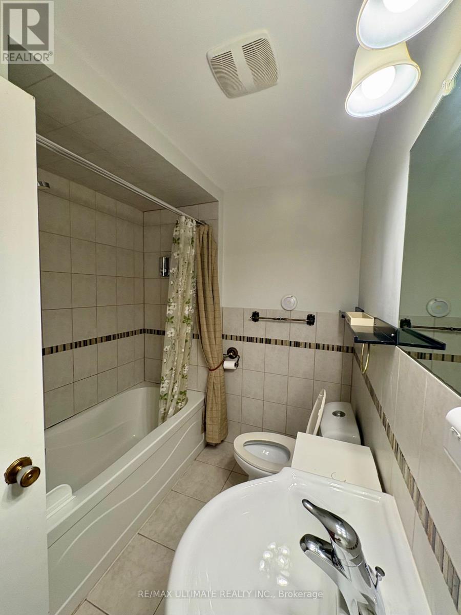 2nd Floor - 315 Harvie Avenue, Toronto, Ontario  M6E 4L2 - Photo 11 - W13736226