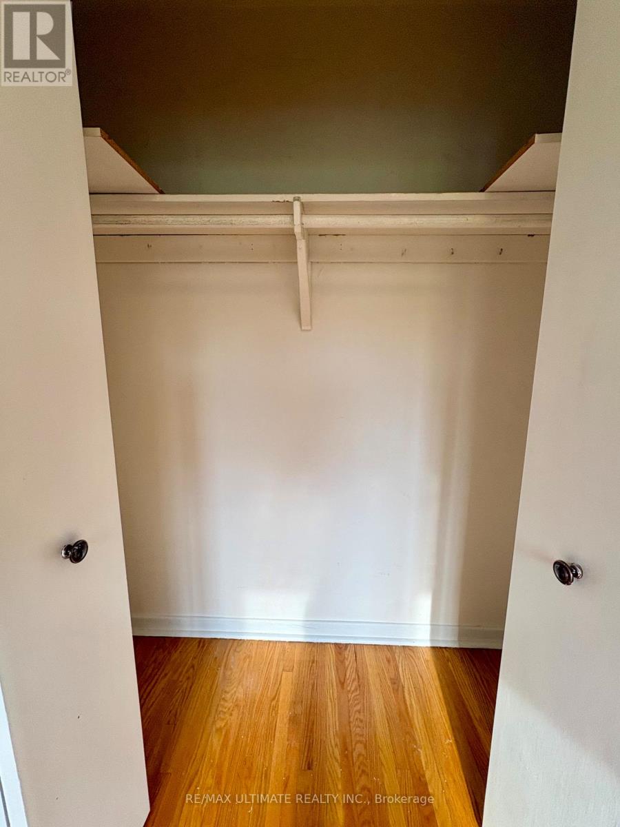 2nd Floor - 315 Harvie Avenue, Toronto, Ontario  M6E 4L2 - Photo 5 - W13736226