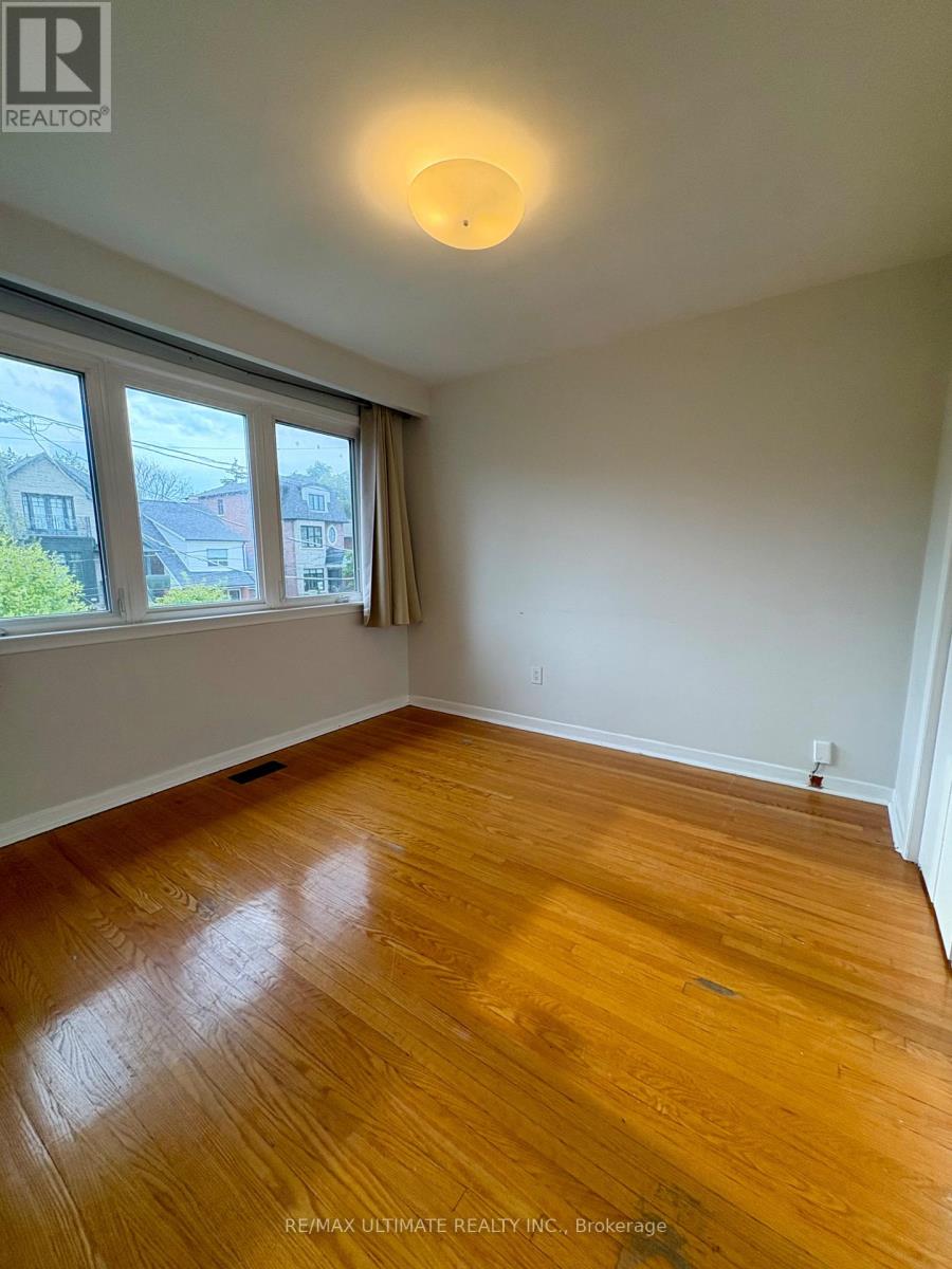 2nd Floor - 315 Harvie Avenue, Toronto, Ontario  M6E 4L2 - Photo 4 - W13736226