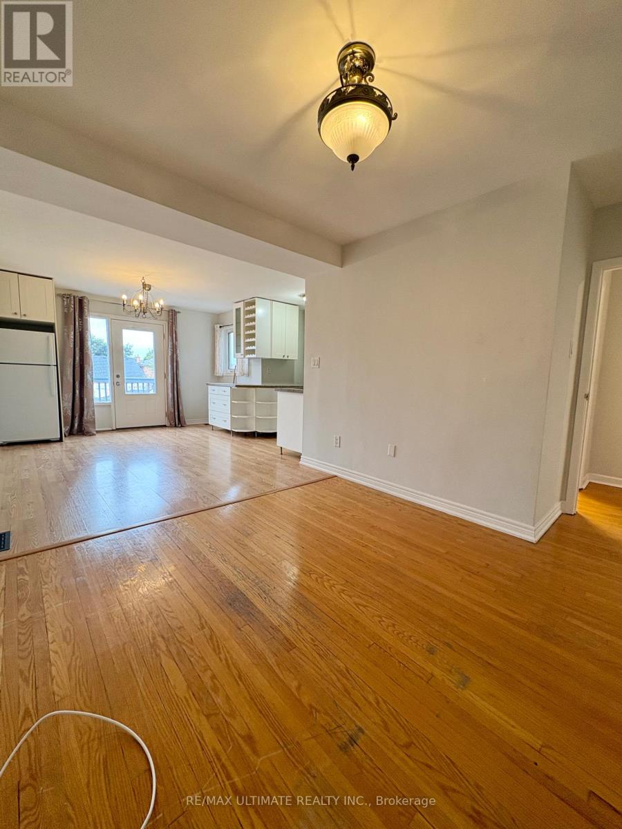 2nd Floor - 315 Harvie Avenue, Toronto, Ontario  M6E 4L2 - Photo 8 - W13736226