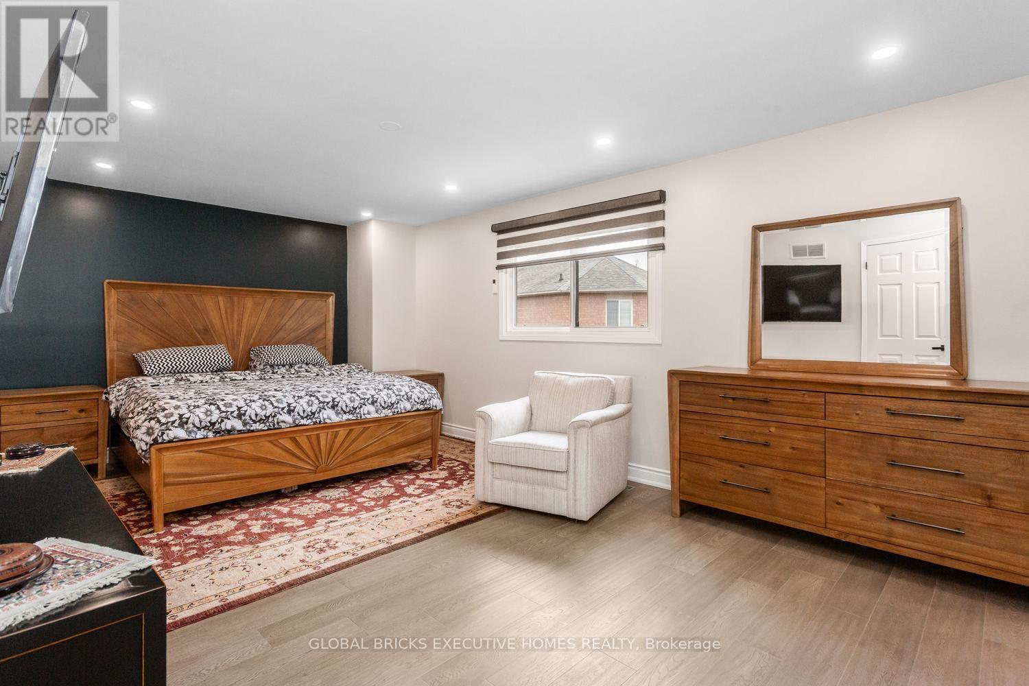 Upper - 5952 Grossbeak Drive, Mississauga, Ontario  L5N 6B3 - Photo 31 - W13736228