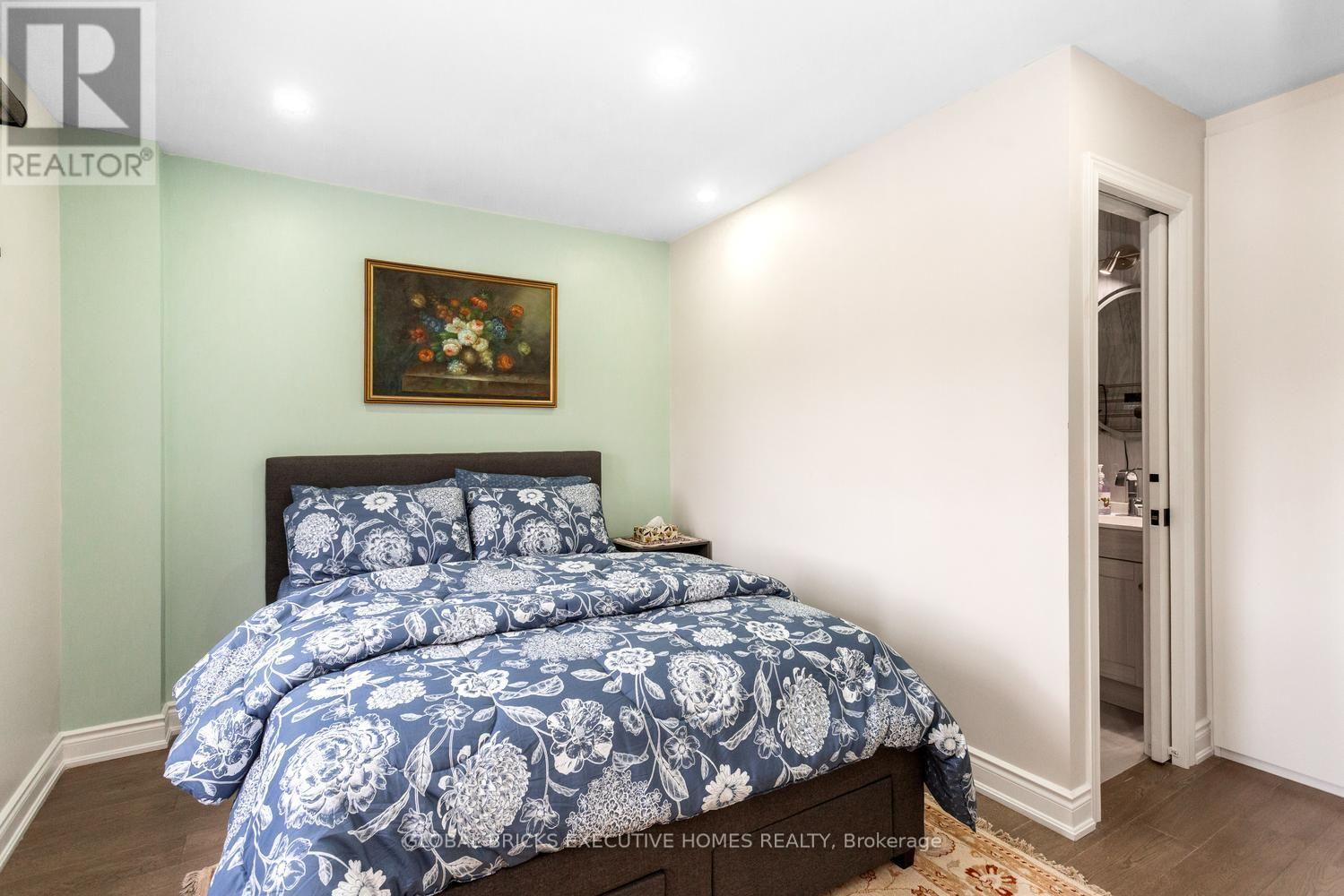 Upper - 5952 Grossbeak Drive, Mississauga, Ontario  L5N 6B3 - Photo 35 - W13736228