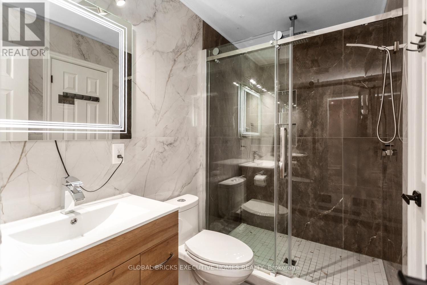 Upper - 5952 Grossbeak Drive, Mississauga, Ontario  L5N 6B3 - Photo 42 - W13736228