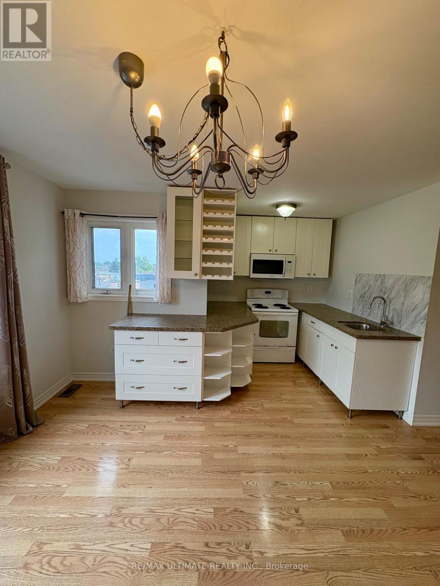 2nd Floor - 315 Harvie Avenue, Toronto, Ontario  M6E 4L2 - Photo 10 - W13736226