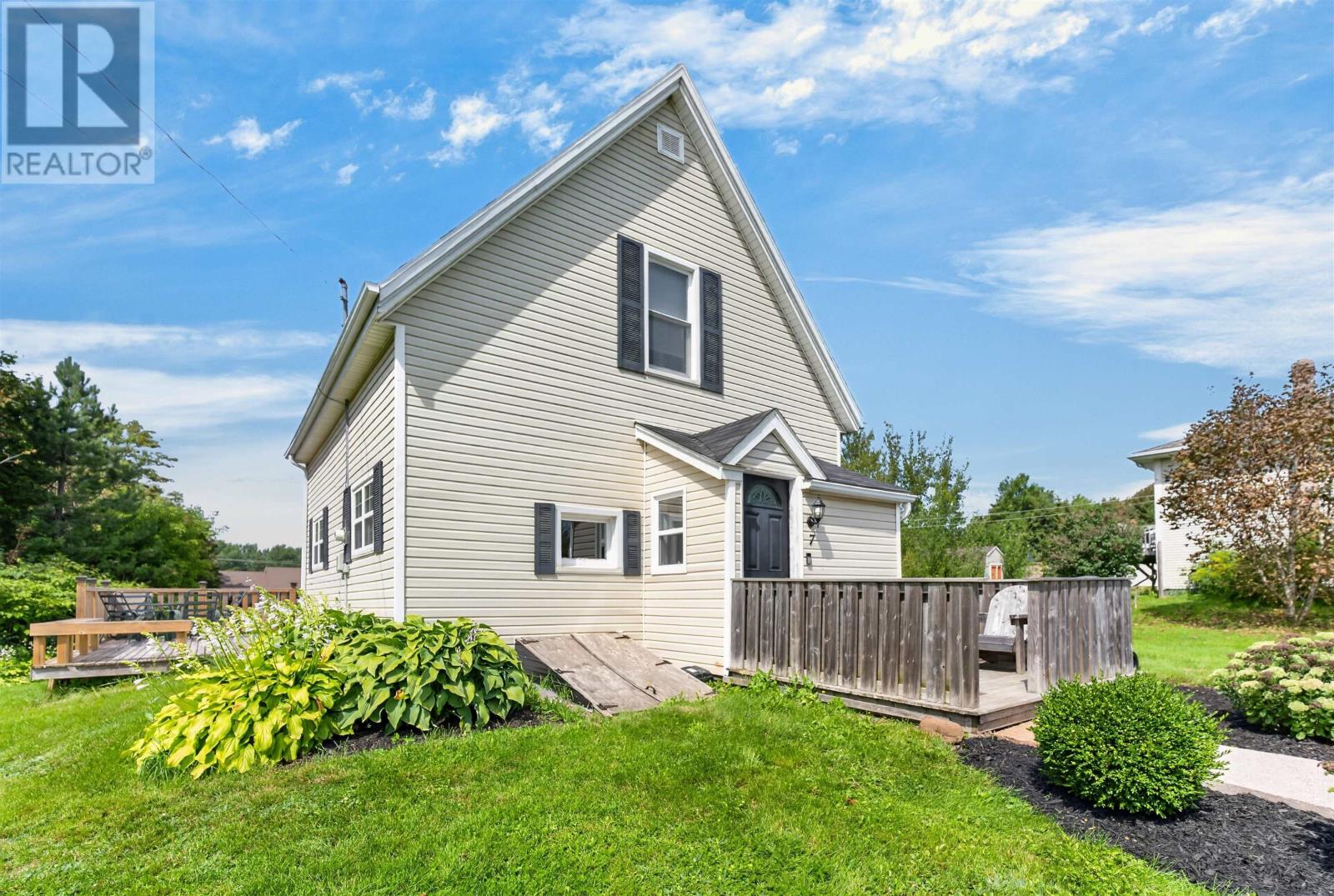 7 Macarthur Drive, Cornwall, Prince Edward Island  C0A 1H4 - Photo 4 - 202622230