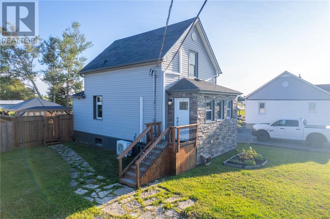 4527 Regional Road 35, Chelmsford, Ontario  P0M 1L0 - Photo 2 - 2130113