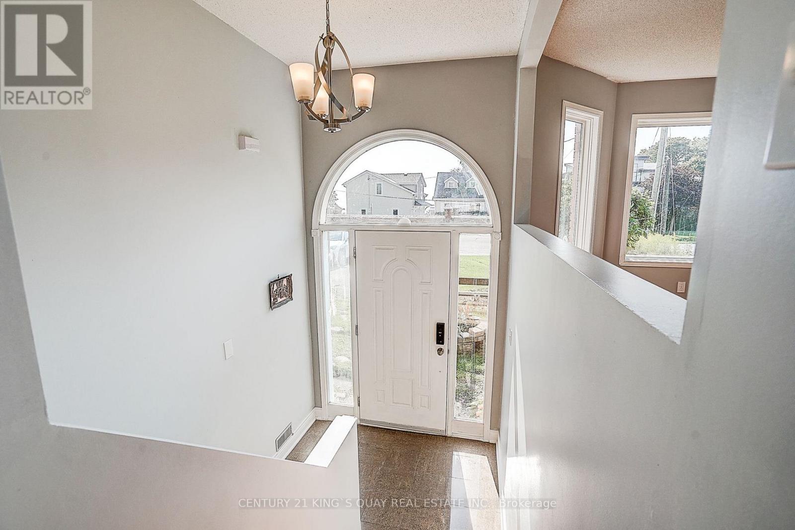 27 Windy Shore Drive, Georgina, Ontario  L4P 1N1 - Photo 12 - N13729020