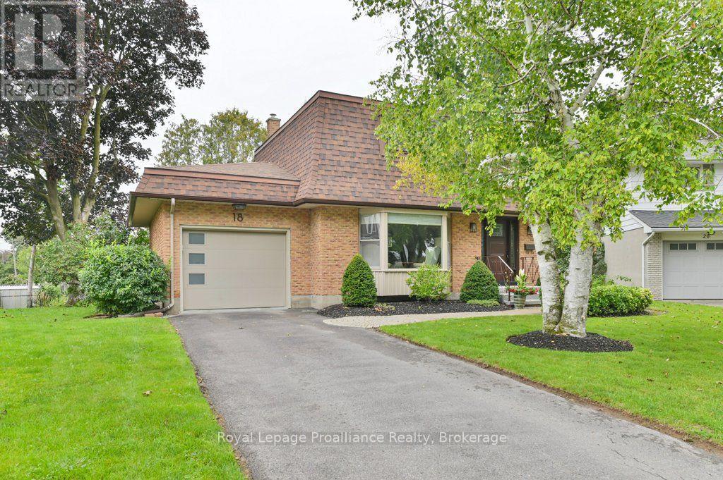 18 Conger Place, Belleville, Ontario  K8P 4N8 - Photo 2 - X13737966