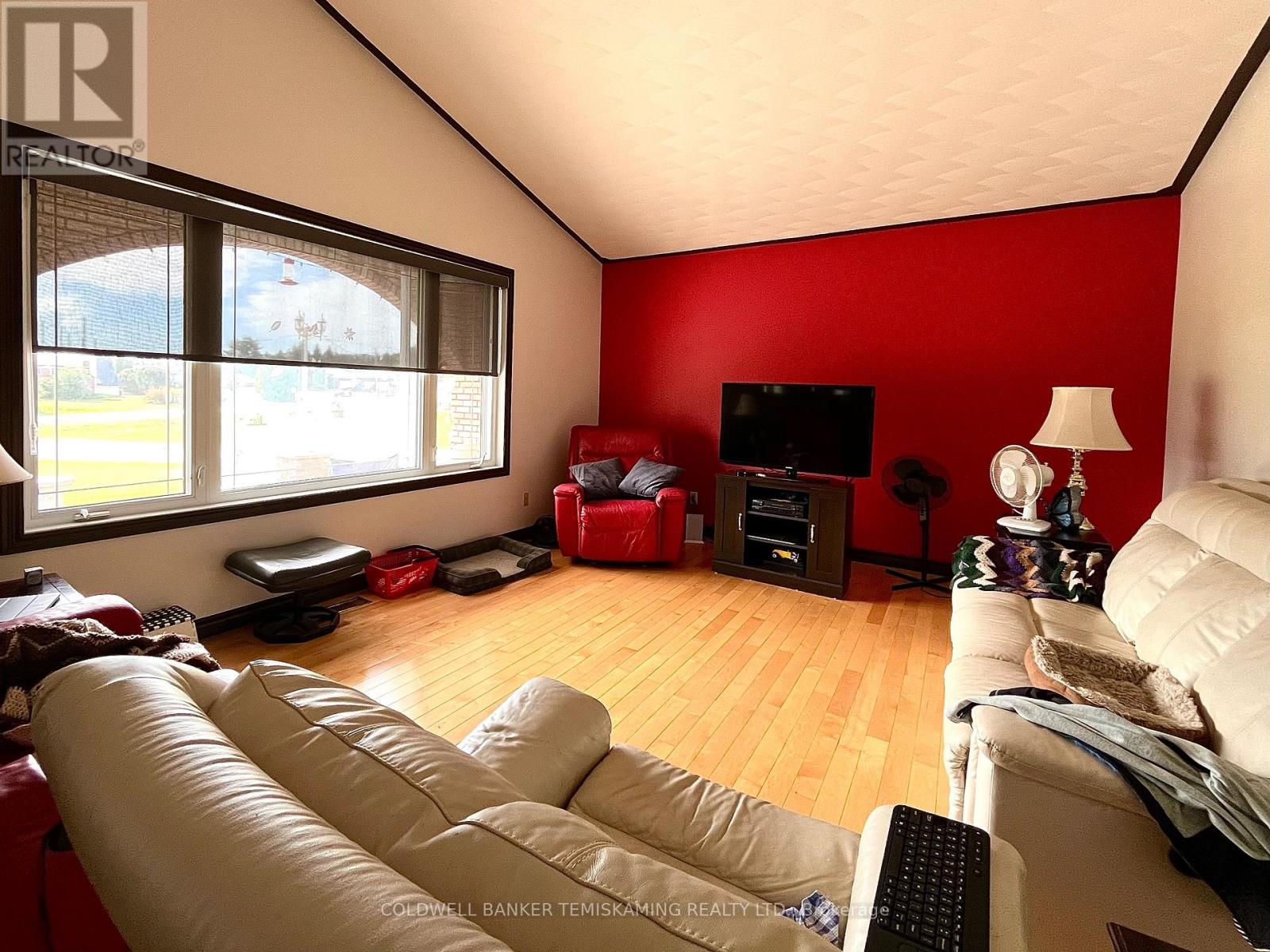 8 Michael Street, Englehart, Ontario  P0J 1H0 - Photo 8 - T13422788