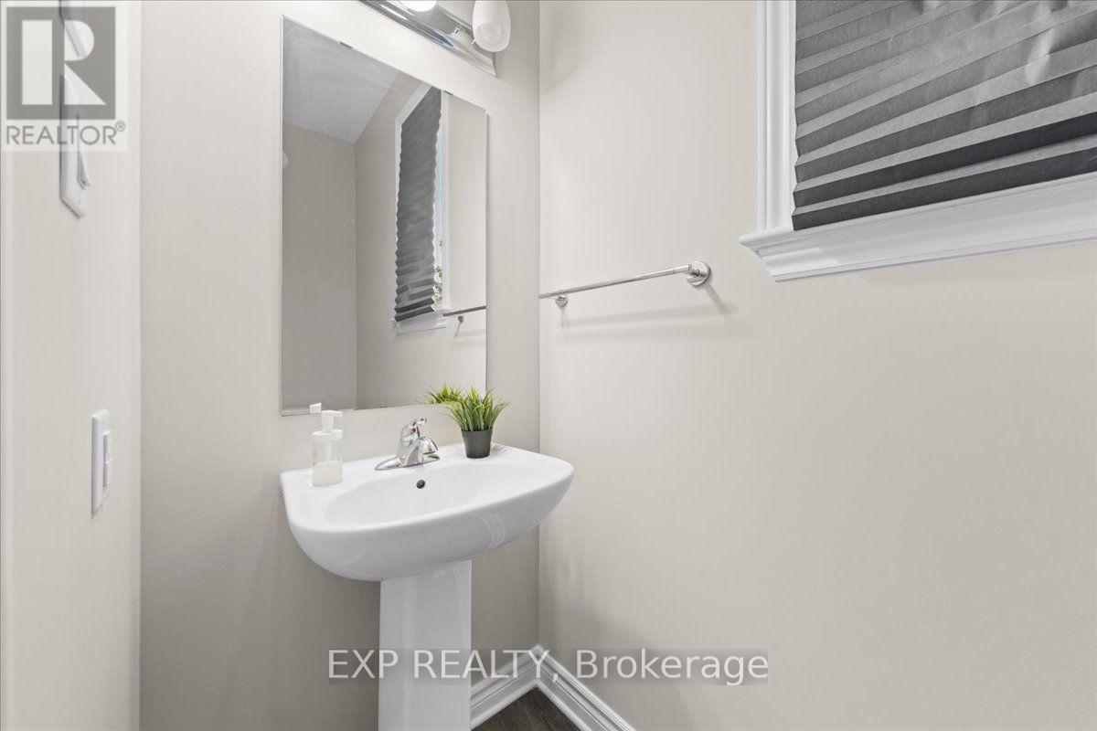 10 Duncanville Street, Russell, Ontario K0G 1L0 - Photo 4 - X13737938