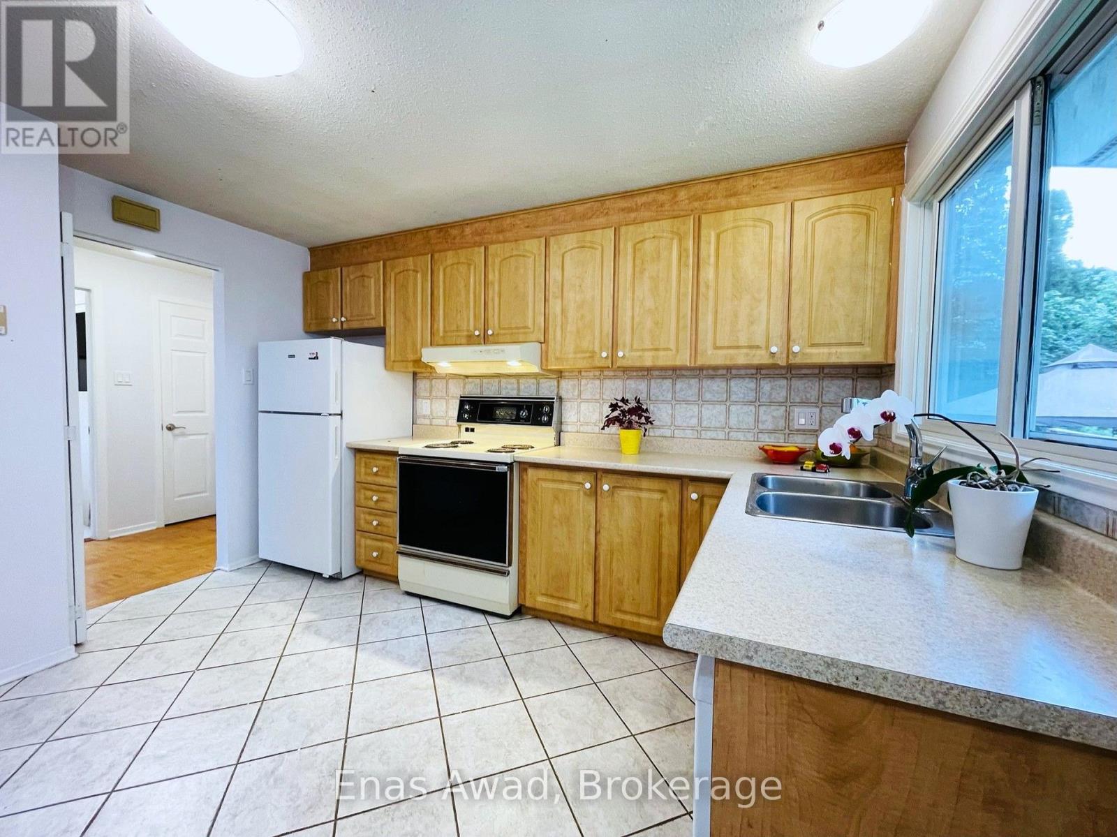 2026 Kings Grove Crescent, Ottawa, Ontario  K1J 7Z1 - Photo 6 - X13738024