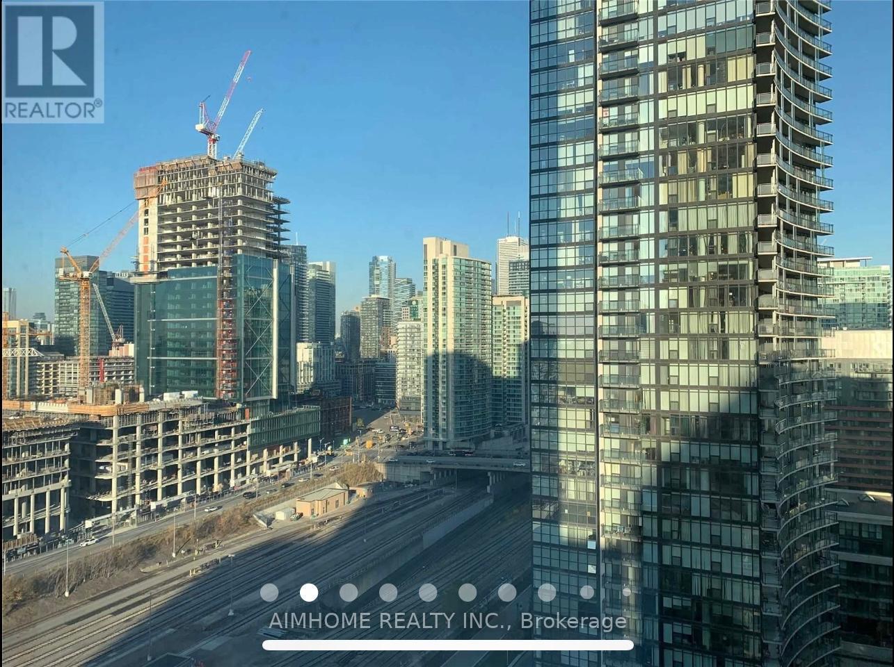 2206 - 15 Iceboat Terrace, Toronto, Ontario  M5V 4A5 - Photo 2 - C13737878