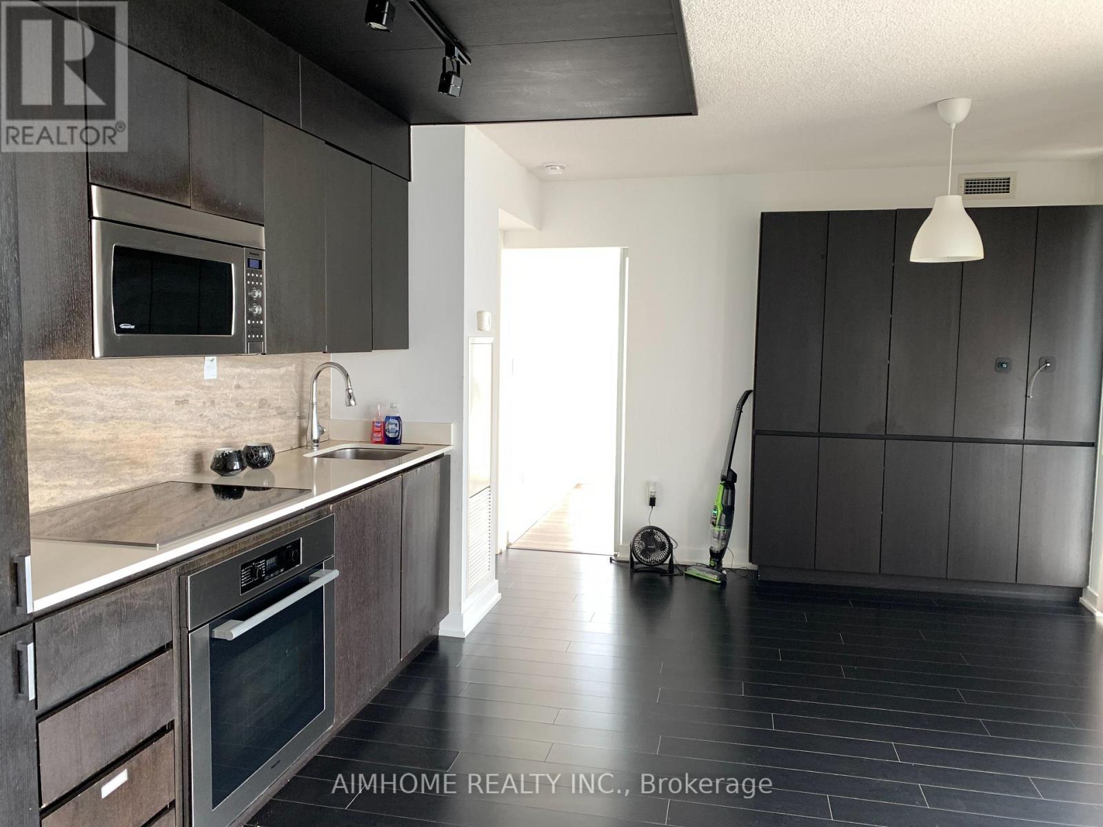 2206 - 15 Iceboat Terrace, Toronto, Ontario  M5V 4A5 - Photo 3 - C13737878