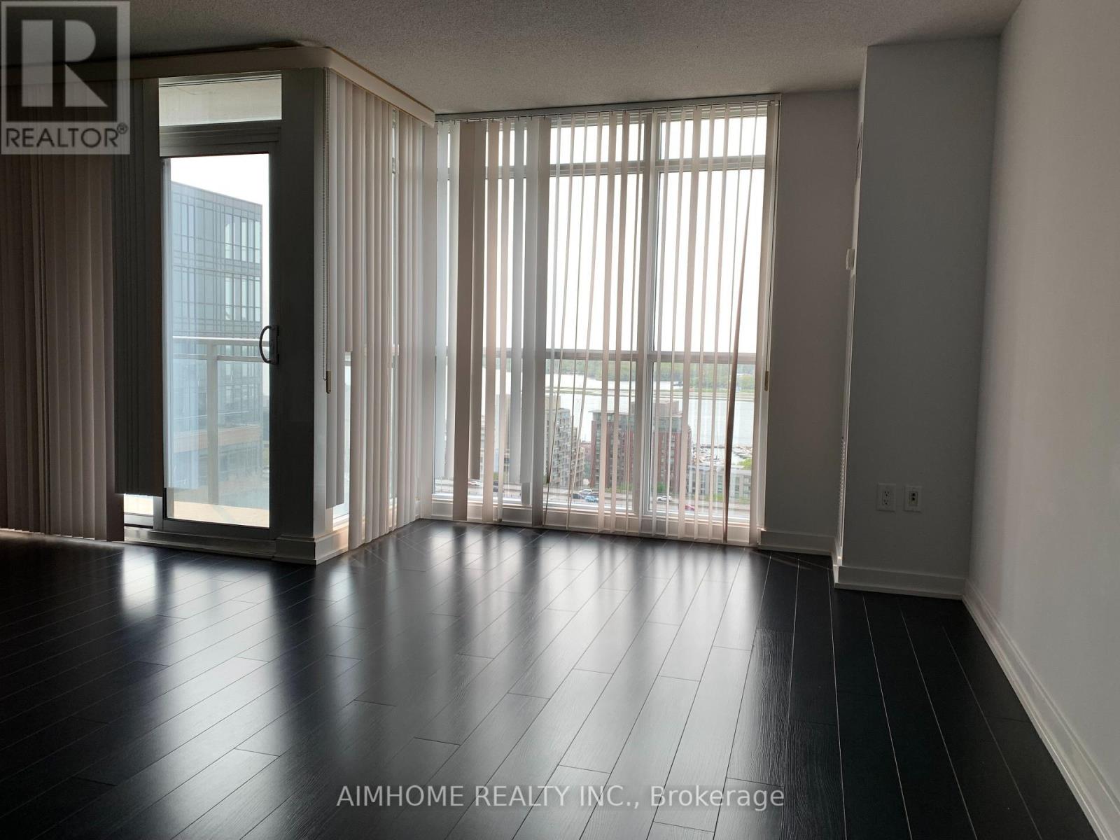 2206 - 15 Iceboat Terrace, Toronto, Ontario  M5V 4A5 - Photo 4 - C13737878