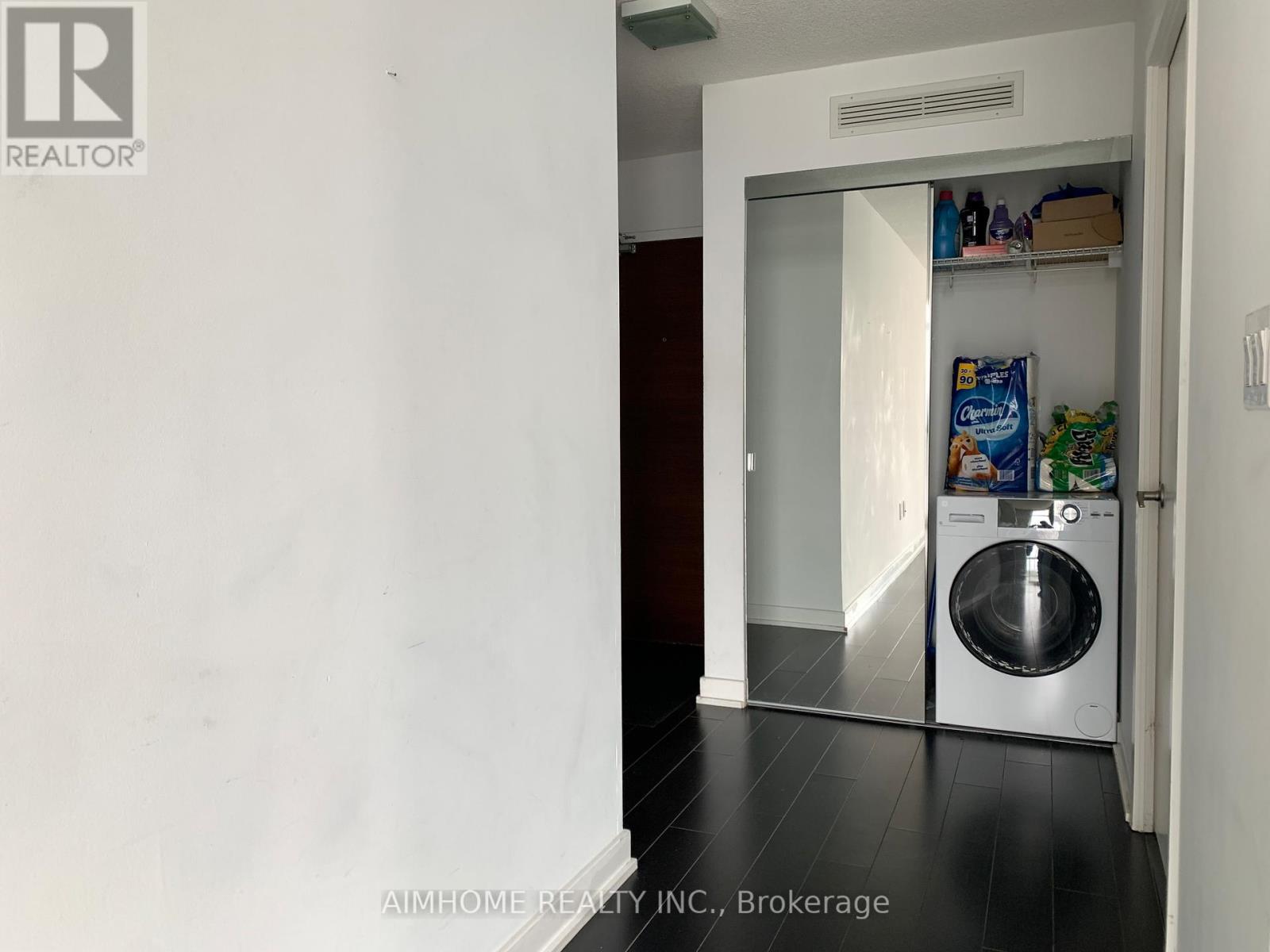 2206 - 15 Iceboat Terrace, Toronto, Ontario  M5V 4A5 - Photo 5 - C13737878