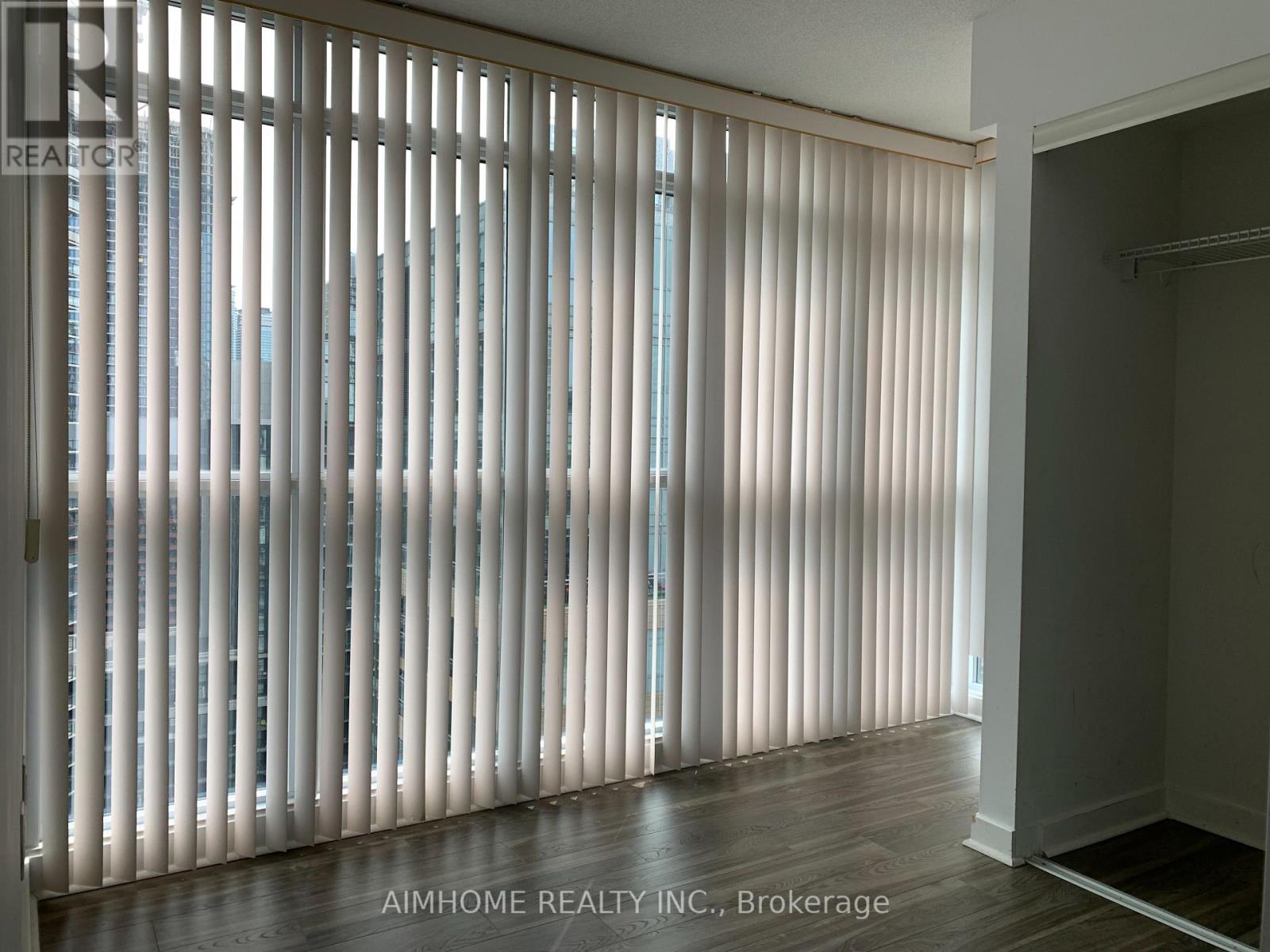 2206 - 15 Iceboat Terrace, Toronto, Ontario  M5V 4A5 - Photo 7 - C13737878