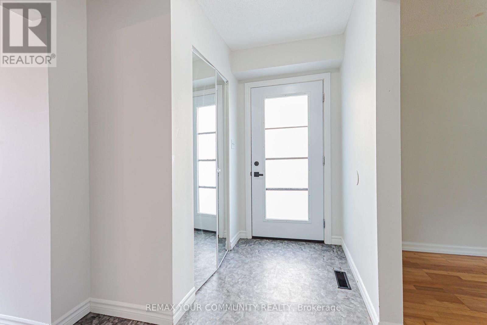 1319 Fenelon Crescent, Oshawa, Ontario  L1J 6G2 - Photo 2 - E13737810