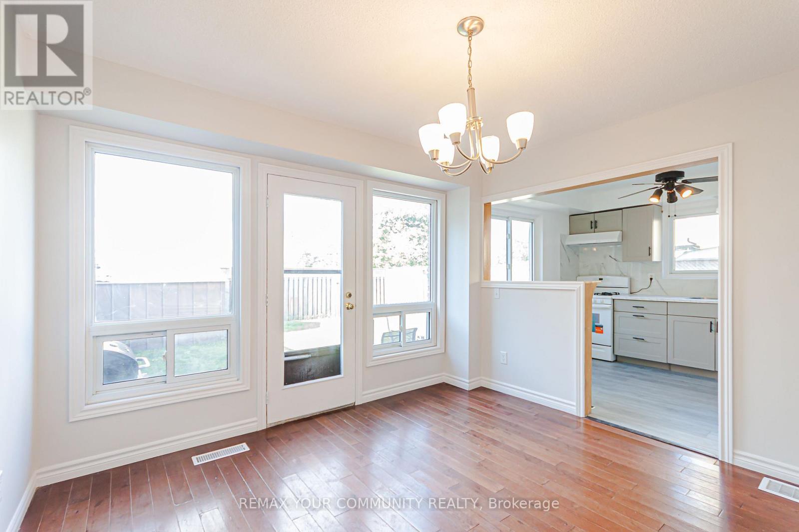 1319 Fenelon Crescent, Oshawa, Ontario  L1J 6G2 - Photo 6 - E13737810