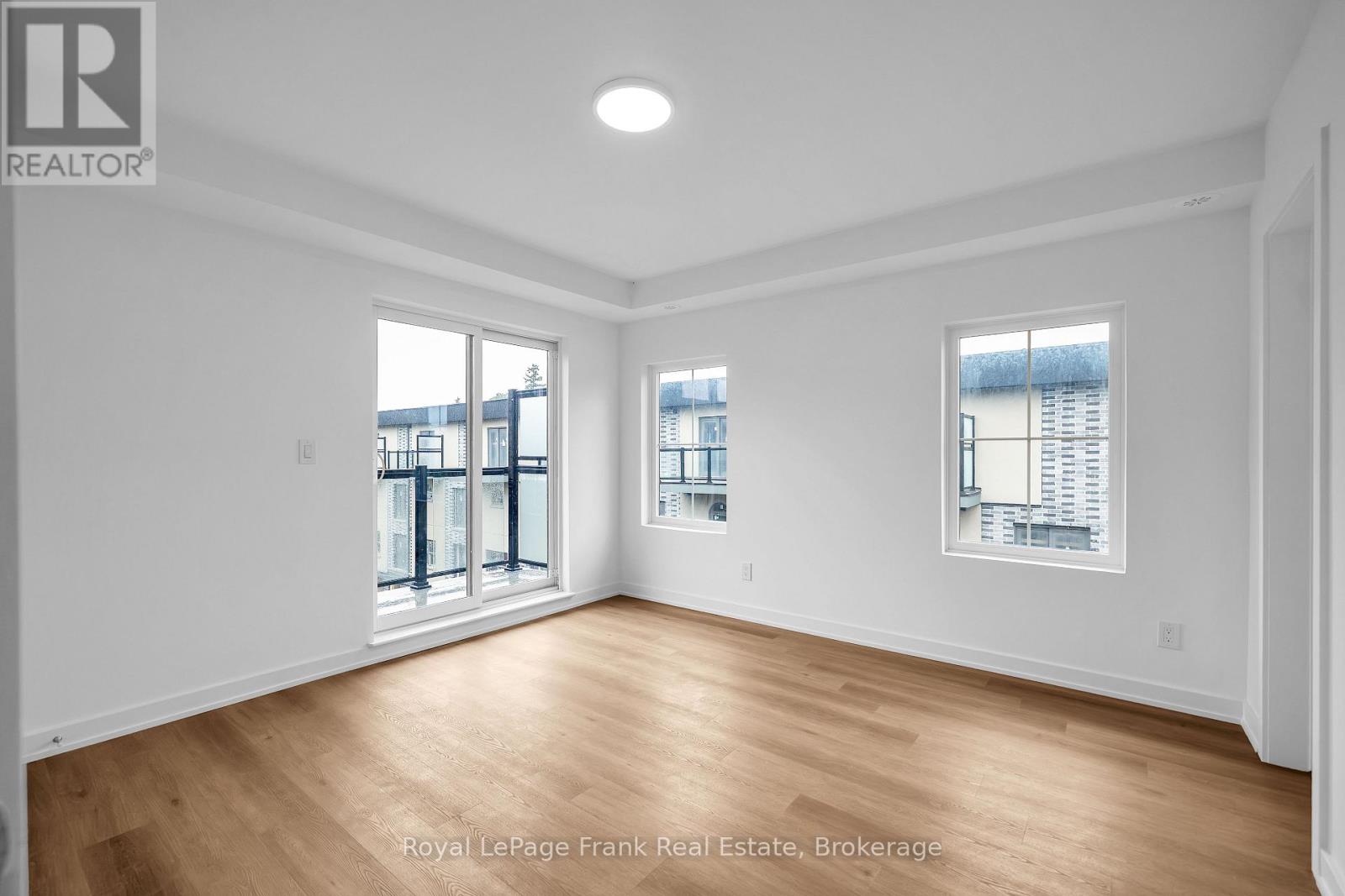 2 - 200 Railway Engine House Way, Whitby (Downtown Whitby), Ontario  L1N 0P7 - Photo 12 - E13737854