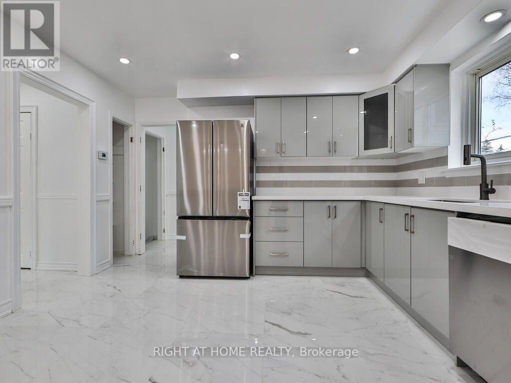 9 Allister Avenue, Toronto, Ontario  M1M 3K7 - Photo 18 - E13737924