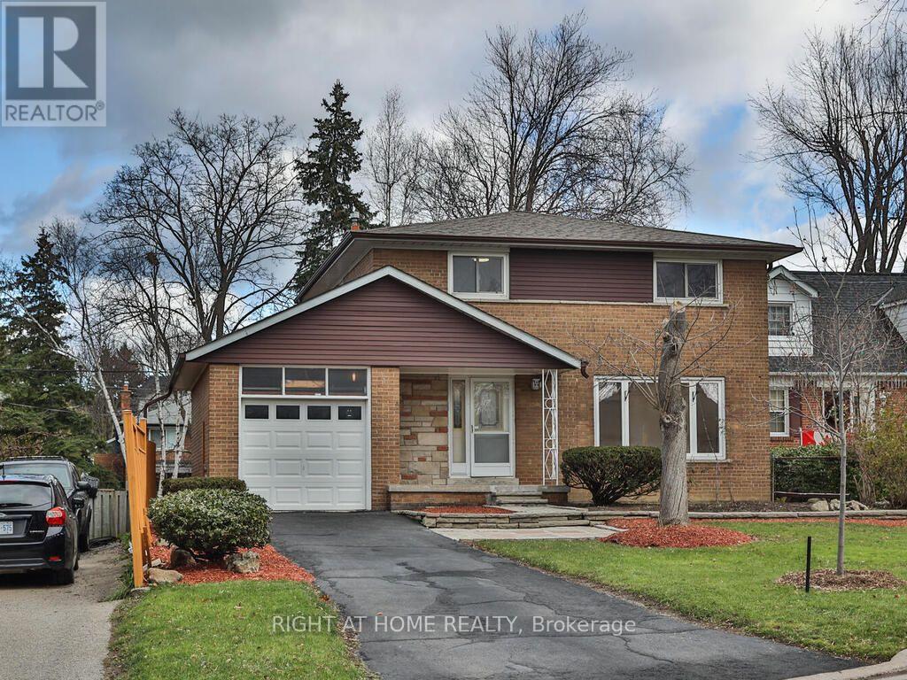 9 Allister Avenue, Toronto, Ontario  M1M 3K7 - Photo 2 - E13737924