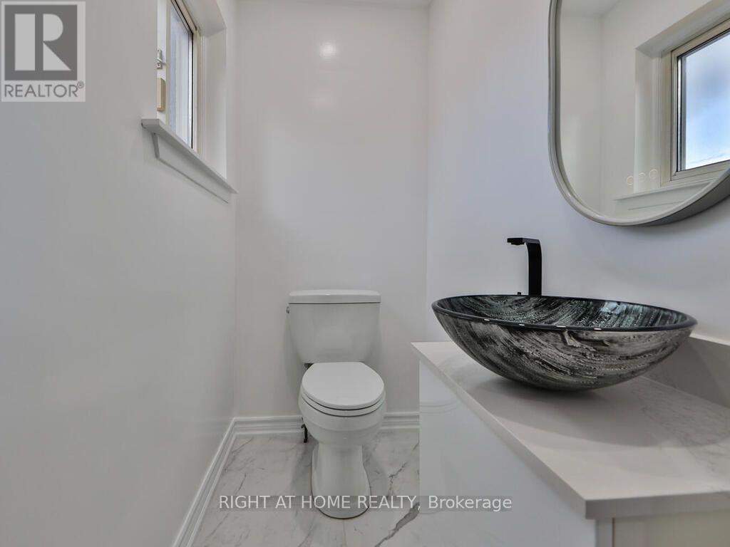 9 Allister Avenue, Toronto, Ontario  M1M 3K7 - Photo 20 - E13737924