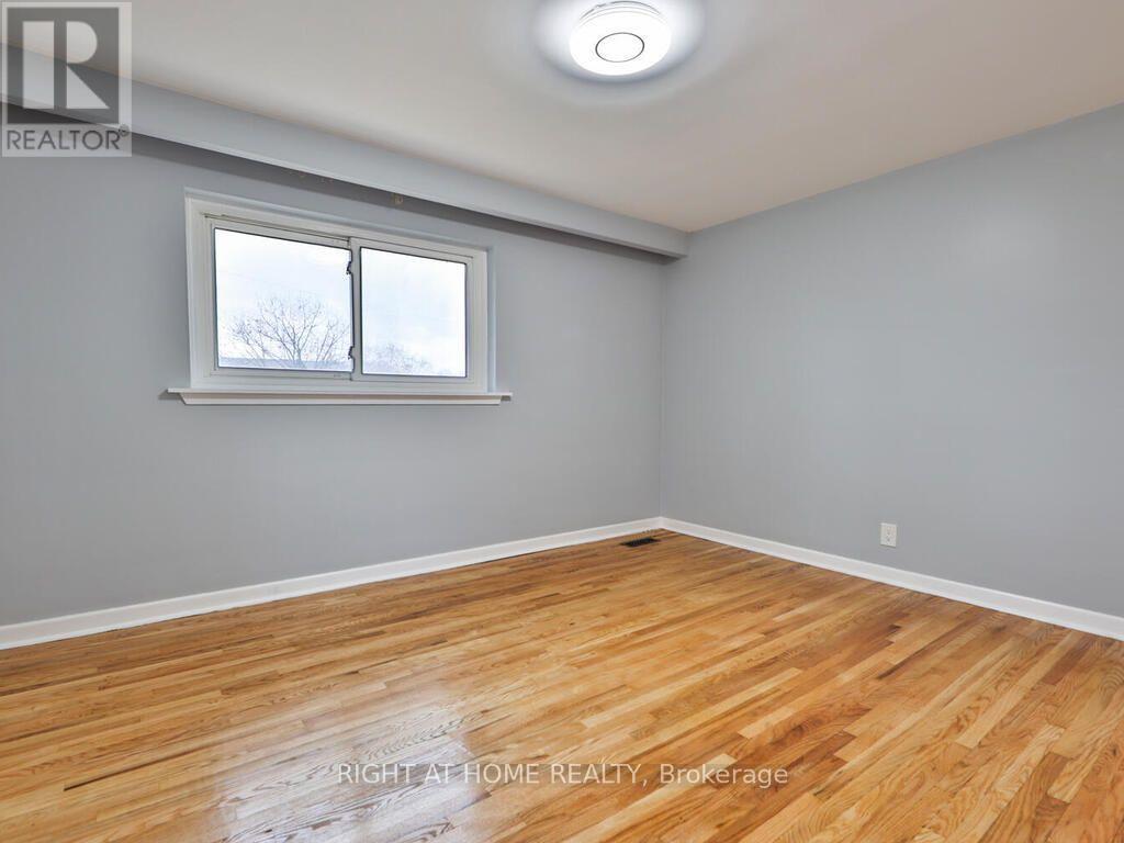 9 Allister Avenue, Toronto, Ontario  M1M 3K7 - Photo 22 - E13737924