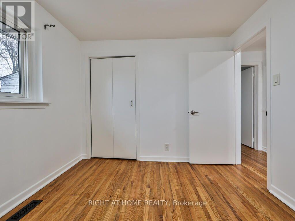 9 Allister Avenue, Toronto, Ontario  M1M 3K7 - Photo 27 - E13737924
