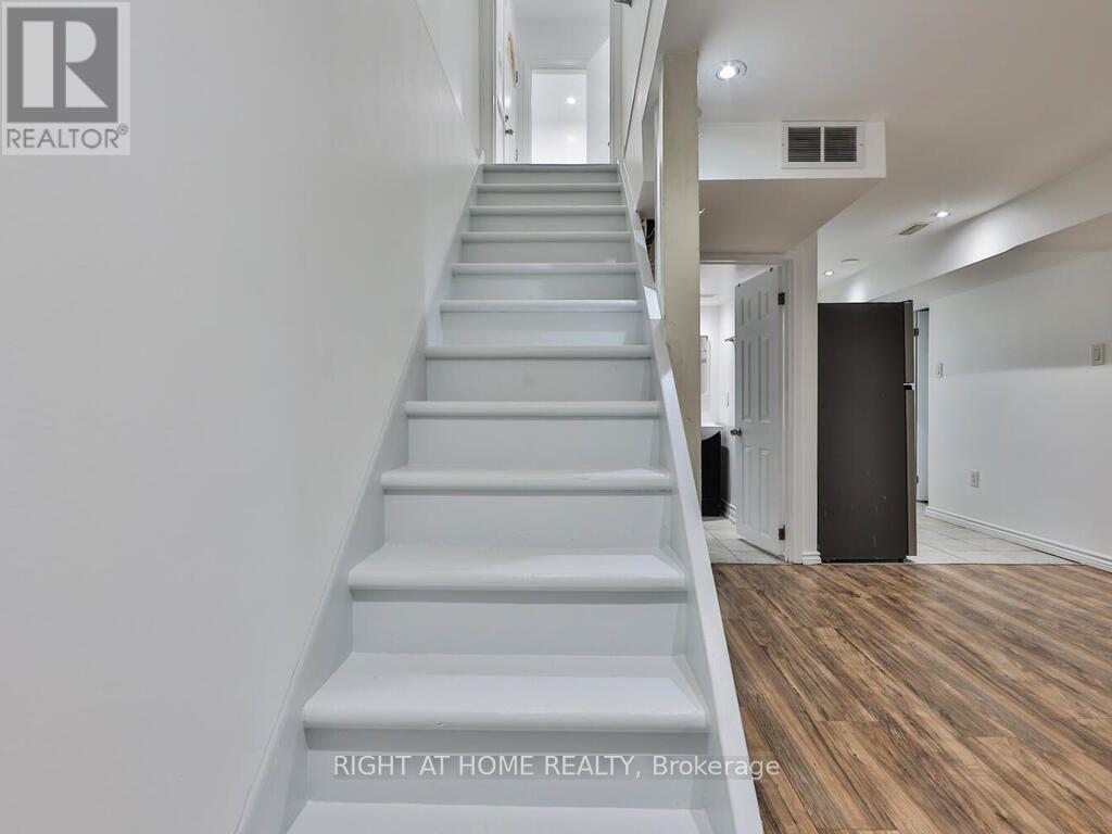 9 Allister Avenue, Toronto, Ontario  M1M 3K7 - Photo 33 - E13737924