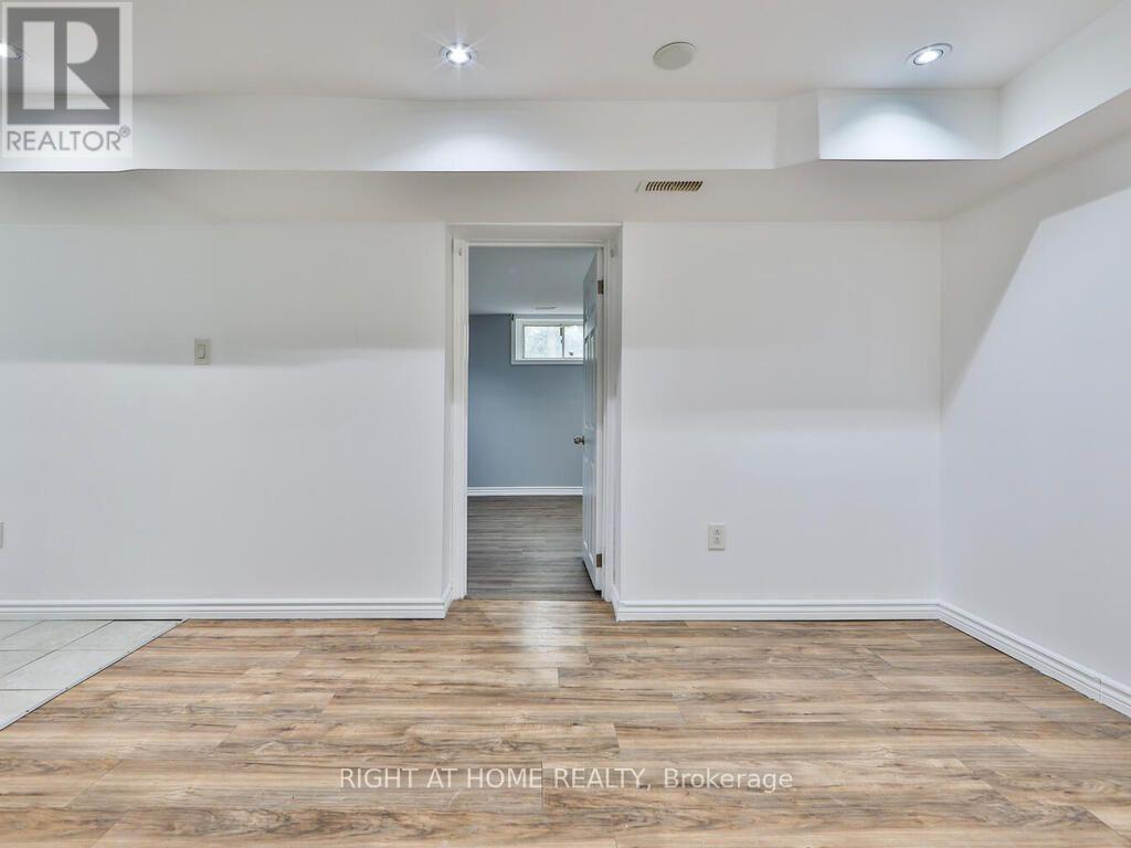 9 Allister Avenue, Toronto, Ontario  M1M 3K7 - Photo 36 - E13737924