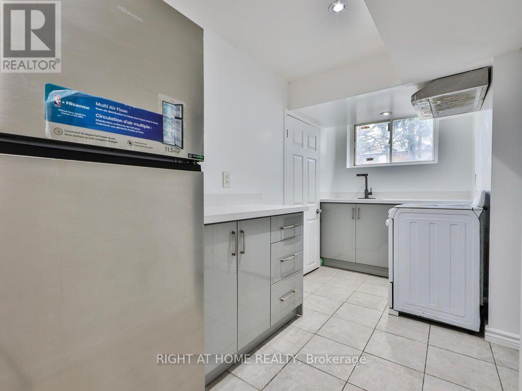 9 Allister Avenue, Toronto, Ontario  M1M 3K7 - Photo 37 - E13737924