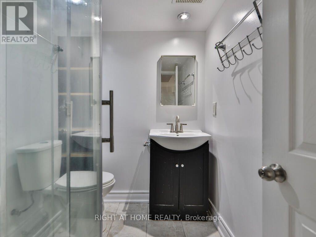 9 Allister Avenue, Toronto, Ontario  M1M 3K7 - Photo 44 - E13737924