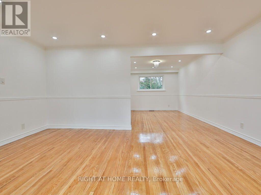 9 Allister Avenue, Toronto, Ontario  M1M 3K7 - Photo 9 - E13737924